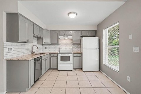Villa ou maison à vendre à Tampa, Floride: 3 chambres, 108.42 m2 № 2406755 - photo 7