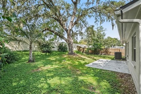 Villa ou maison à vendre à Tampa, Floride: 3 chambres, 108.42 m2 № 2406755 - photo 15