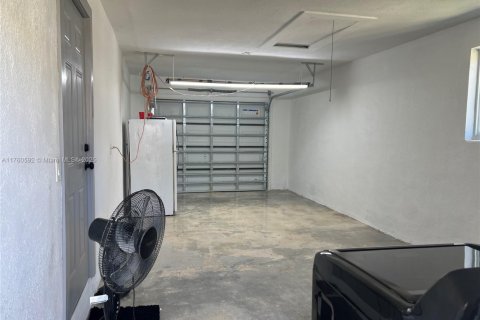 Casa en venta en Miami, Florida, 3 dormitorios, 91.04 m2 № 1985363 - foto 8