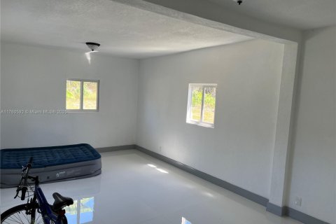 Casa en venta en Miami, Florida, 3 dormitorios, 91.04 m2 № 1985363 - foto 11