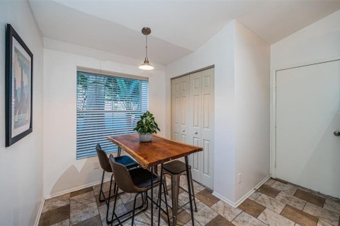 House in Palm Harbor, Florida 3 bedrooms, 117.06 sq.m. № 1812778 - photo 25