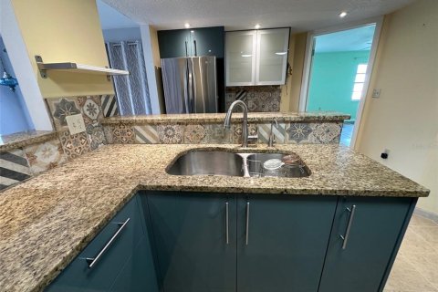 Condo in Holiday, Florida, 2 bedrooms  № 1906271 - photo 5