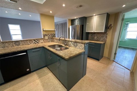 Condo in Holiday, Florida, 2 bedrooms  № 1906271 - photo 6