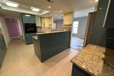 Condo in Holiday, Florida, 2 bedrooms  № 1906271 - photo 14
