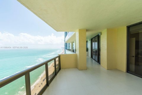 Copropriété à louer à Sunny Isles Beach, Floride: 3 chambres, 241.36 m2 № 2056822 - photo 25