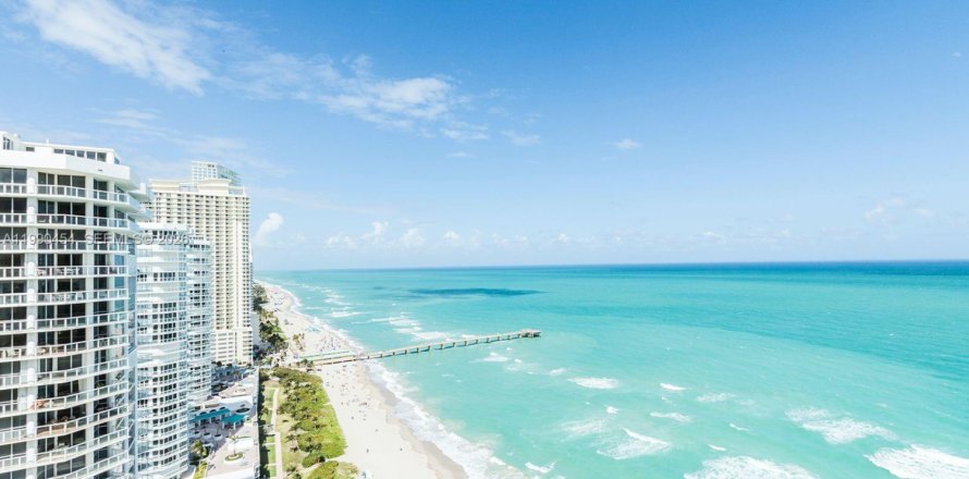 Condo à Sunny Isles Beach, Floride, 3 chambres № 2056822