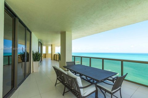 Copropriété à louer à Sunny Isles Beach, Floride: 3 chambres, 241.36 m2 № 2056822 - photo 24