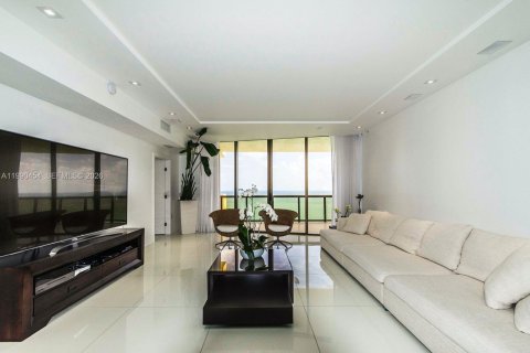 Copropriété à louer à Sunny Isles Beach, Floride: 3 chambres, 241.36 m2 № 2056822 - photo 17