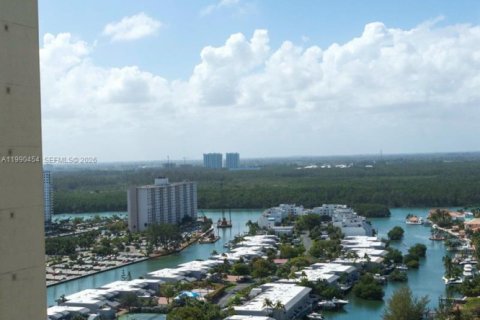 Copropriété à louer à Sunny Isles Beach, Floride: 3 chambres, 241.36 m2 № 2056822 - photo 30