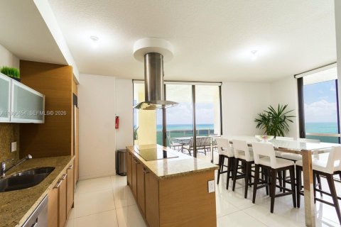 Copropriété à louer à Sunny Isles Beach, Floride: 3 chambres, 241.36 m2 № 2056822 - photo 16