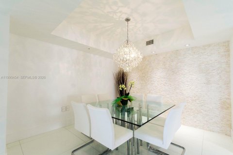 Copropriété à louer à Sunny Isles Beach, Floride: 3 chambres, 241.36 m2 № 2056822 - photo 19