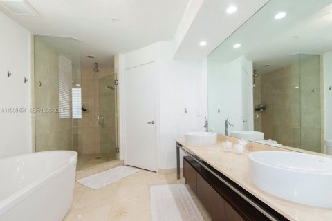Copropriété à louer à Sunny Isles Beach, Floride: 3 chambres, 241.36 m2 № 2056822 - photo 14