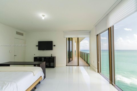 Copropriété à louer à Sunny Isles Beach, Floride: 3 chambres, 241.36 m2 № 2056822 - photo 10