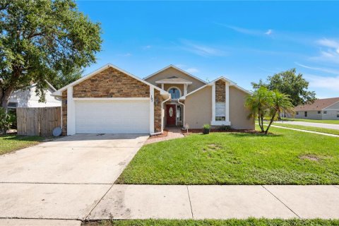House in Sanford, Florida 3 bedrooms, 152.36 sq.m. № 2423802