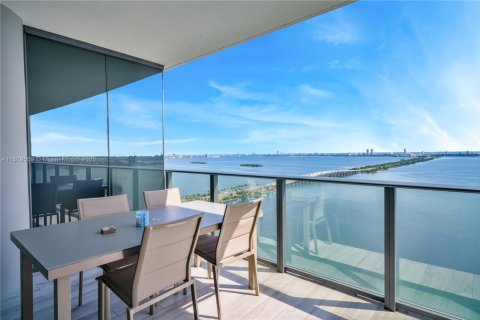 Condominio en venta en Miami, Florida, 3 dormitorios, 141.77 m2 № 1875420 - foto 23
