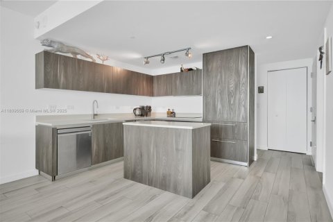 Condominio en venta en Miami, Florida, 3 dormitorios, 141.77 m2 № 1875420 - foto 30