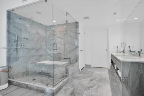 Condominio en venta en Miami, Florida, 3 dormitorios, 141.77 m2 № 1875420 - foto 15