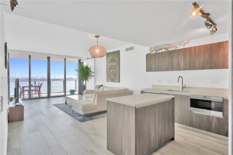 Condominio en venta en Miami, Florida, 3 dormitorios, 141.77 m2 № 1875420 - foto 25