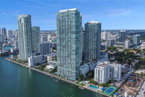 Condominio en venta en Miami, Florida, 3 dormitorios, 141.77 m2 № 1875420 - foto 2