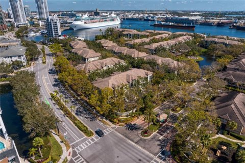 Condo in Tampa, Florida, 2 bedrooms  № 2234025 - photo 3