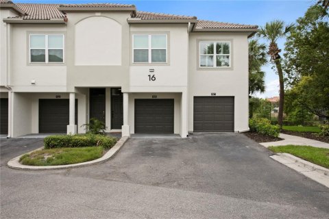 Condominio en Tampa, Florida, 2 dormitorios № 2234025