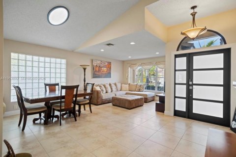 Casa en venta en Pembroke Pines, Florida, 3 dormitorios, 160.81 m2 № 2080990 - foto 9