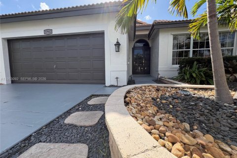 Casa en venta en Pembroke Pines, Florida, 3 dormitorios, 160.81 m2 № 2080990 - foto 4