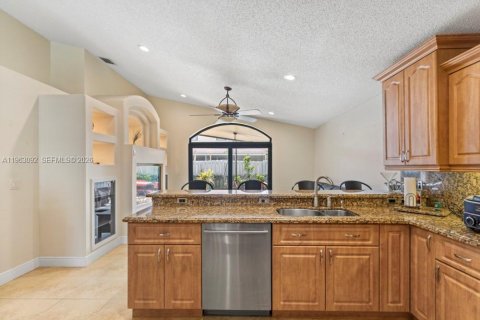 Casa en venta en Pembroke Pines, Florida, 3 dormitorios, 160.81 m2 № 2080990 - foto 29