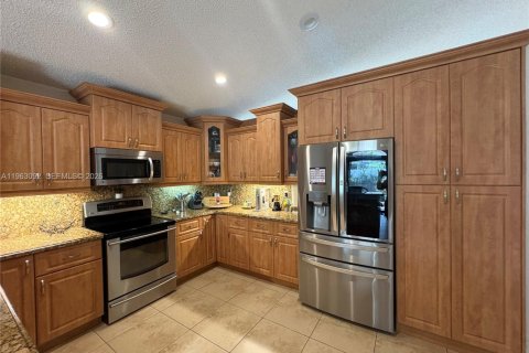 Casa en venta en Pembroke Pines, Florida, 3 dormitorios, 160.81 m2 № 2080990 - foto 19