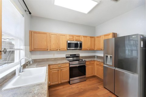 House in Lake Mary, Florida 4 bedrooms, 228.54 sq.m. № 2167382 - photo 9