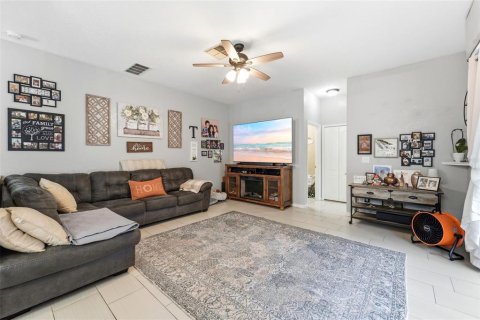 House in Lake Mary, Florida 4 bedrooms, 228.54 sq.m. № 2167382 - photo 7