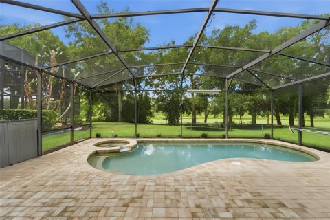 House in Lake Mary, Florida 4 bedrooms, 228.54 sq.m. № 2167382 - photo 3