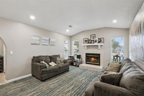 Villa ou maison à vendre à Lake Mary, Floride: 4 chambres, 162.02 m2 № 2408033 - photo 4
