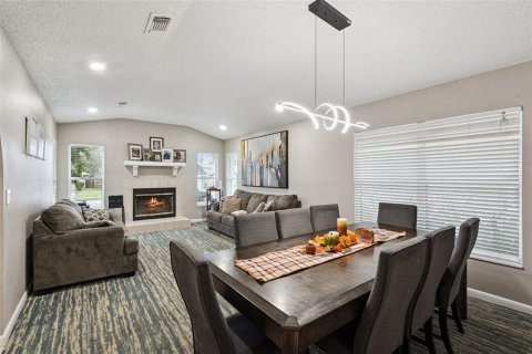 Villa ou maison à vendre à Lake Mary, Floride: 4 chambres, 162.02 m2 № 2408033 - photo 5