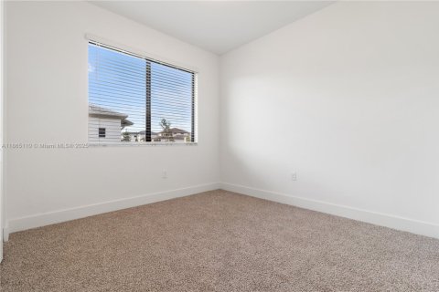 Villa ou maison à louer à Davie, Floride: 4 chambres, 384.71 m2 № 1979373 - photo 22