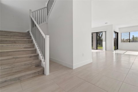 Villa ou maison à louer à Davie, Floride: 4 chambres, 384.71 m2 № 1979373 - photo 3