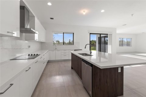 Villa ou maison à louer à Davie, Floride: 4 chambres, 384.71 m2 № 1979373 - photo 12