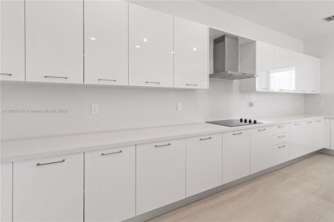 Villa ou maison à louer à Davie, Floride: 4 chambres, 384.71 m2 № 1979373 - photo 11