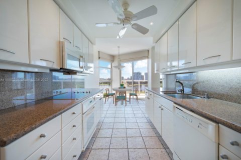 Купить кондоминиум в Авентура, Флорида 2 спальни, 144.93м2, № 1686306 - фото 27