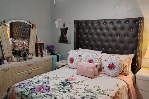 Villa ou maison à vendre à Tampa, Floride: 3 chambres, 162.39 m2 № 2394164 - photo 8