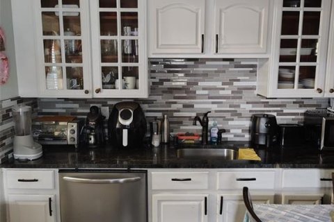 Villa ou maison à vendre à Tampa, Floride: 3 chambres, 162.39 m2 № 2394164 - photo 6