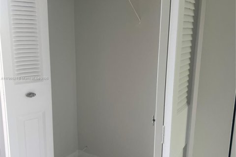 Condominio en venta en Tamarac, Florida, 2 dormitorios, 81.75 m2 № 1712974 - foto 8