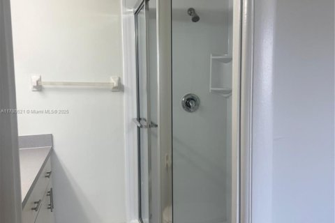 Condominio en venta en Tamarac, Florida, 2 dormitorios, 81.75 m2 № 1712974 - foto 17
