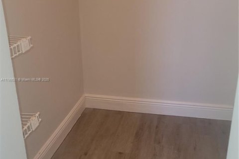 Condominio en venta en Tamarac, Florida, 2 dormitorios, 81.75 m2 № 1712974 - foto 4
