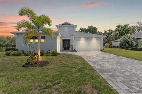 House in Spring Hill, Florida 3 bedrooms, 204.57 sq.m. № 1735062 - photo 1
