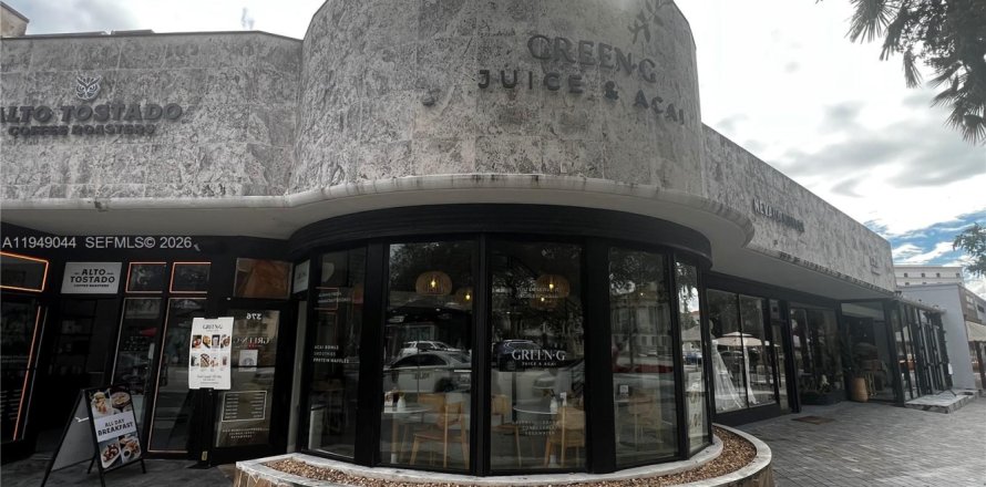 Коммерческая недвижимость в Корал-Гейблс, Флорида № 2004853