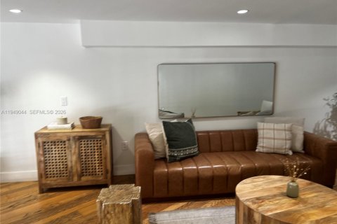 Купить коммерческую недвижимость в Корал-Гейблс, Флорида № 2004853 - фото 9