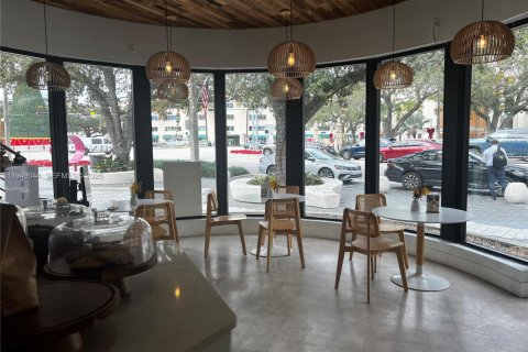 Купить коммерческую недвижимость в Корал-Гейблс, Флорида № 2004853 - фото 8