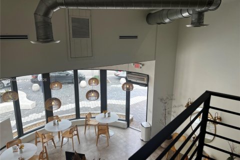 Купить коммерческую недвижимость в Корал-Гейблс, Флорида № 2004853 - фото 6