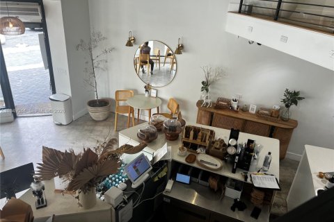 Купить коммерческую недвижимость в Корал-Гейблс, Флорида № 2004853 - фото 7